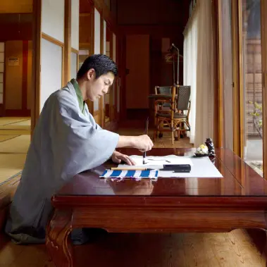 Каліграфії, набори, туш, пензлі. папір.