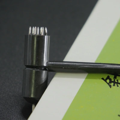 Молоточки голчасті