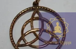Амулет Трискель бронза.