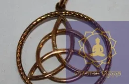 Амулет Трискель бронза.