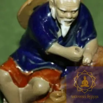 Фусі ловить рибу