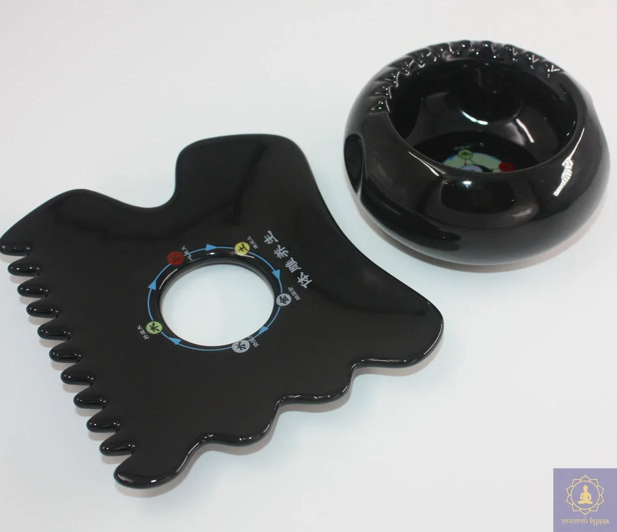 Скребок керамічний П'ять стихій чорний