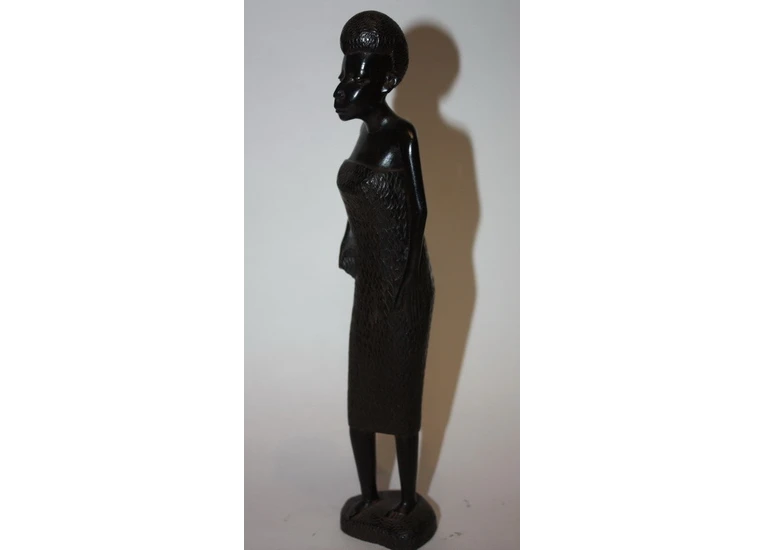 Девушка - черное дерево, Африка.