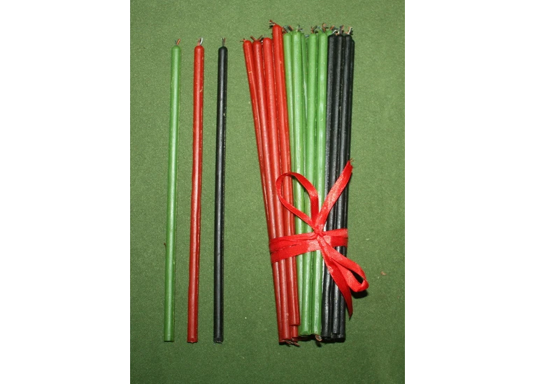 Свічки воскові кольорові.