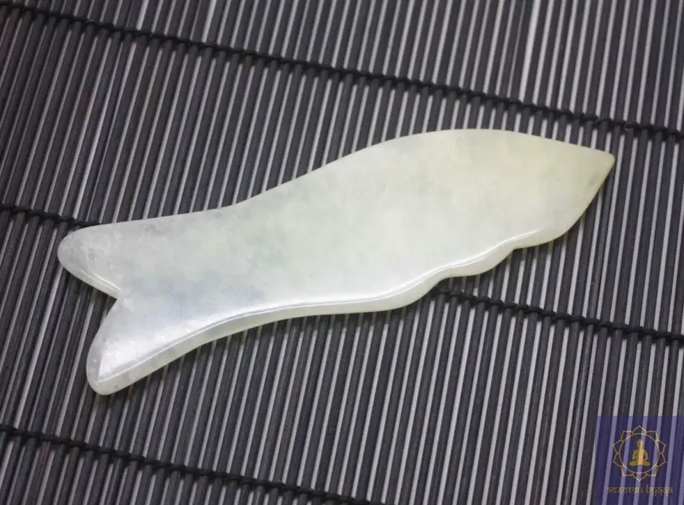 Скребок Гуаша нефрит рибка з хвилею