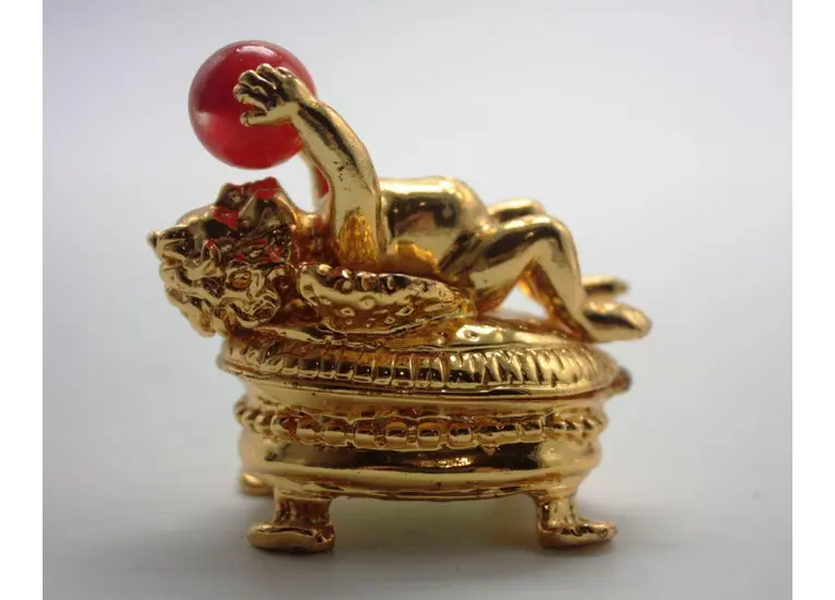 Скринька позолота Амурчики