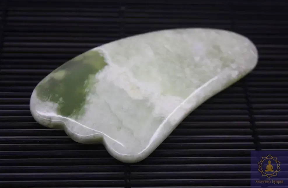 Скребок Гуаша нефрит хмарний лапа 3-х пала