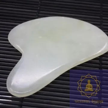 Скребок Гуаша нефрит сердце