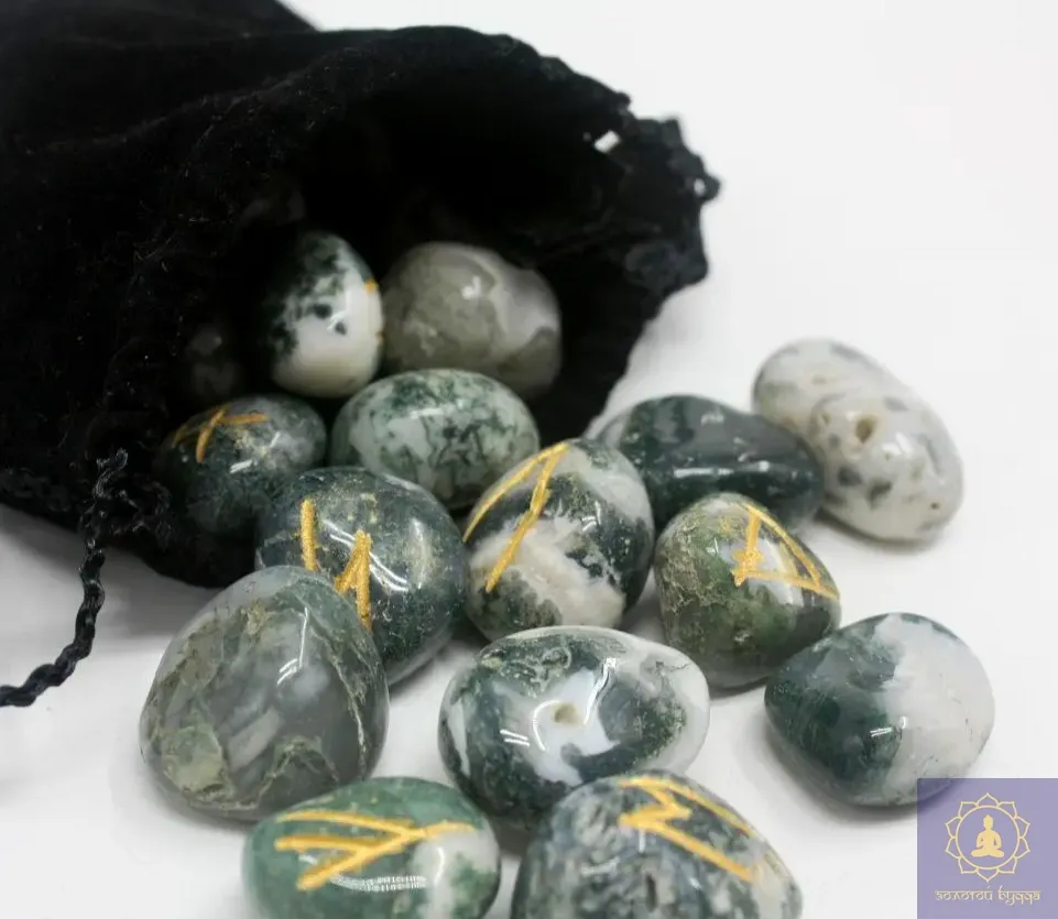 Руны из натурального камня Яшма.