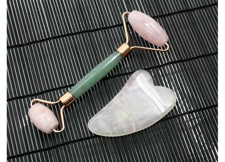 Массажный набор Гуа-ша, ролик и скребок.