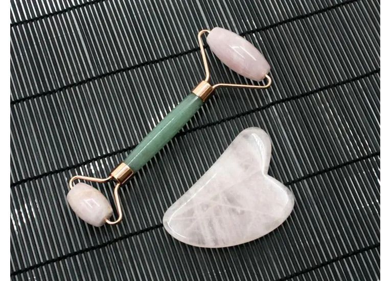 Массажный набор Гуа-ша, ролик и скребок.