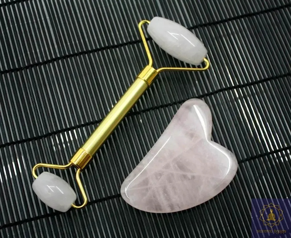 Масажний набір Гуа-ша, роллер та скребок з рожевого кварцу.