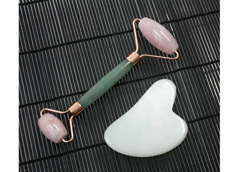 Массажный набор Гуа-ша, ролик и скребок.