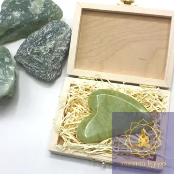 Скребок Гуаша нефрит в подарочной упаковке