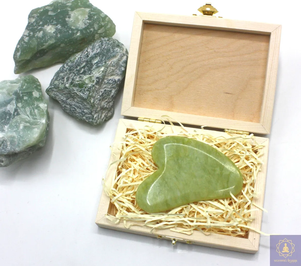 Скребок Гуаша нефрит в подарочной упаковке