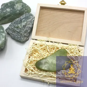 Скребок Гуаша нефрит в подарунковій упаковці