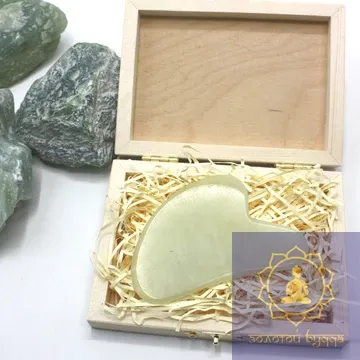 Масажер гуаша нефрит серце в подарунковій упаковці