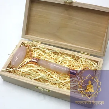 Массажер гуаша, ролик из розового кварца.