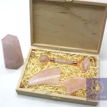 Массажный набор гуаша из розового кварца.