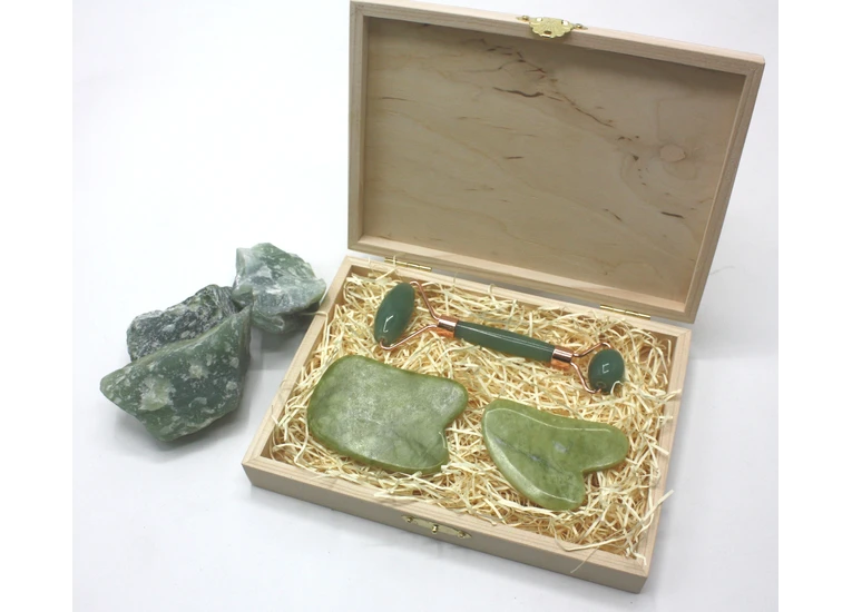 Массажный набор гуаша из нефрит жад.