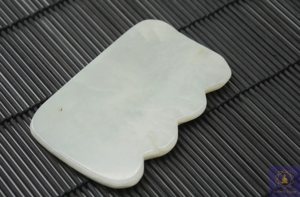 Скребок Гуаша нефрит прямой с волной