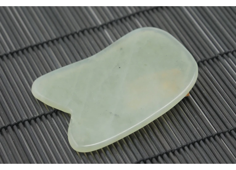 Скребок Гуаша нефрит овал с выемкой