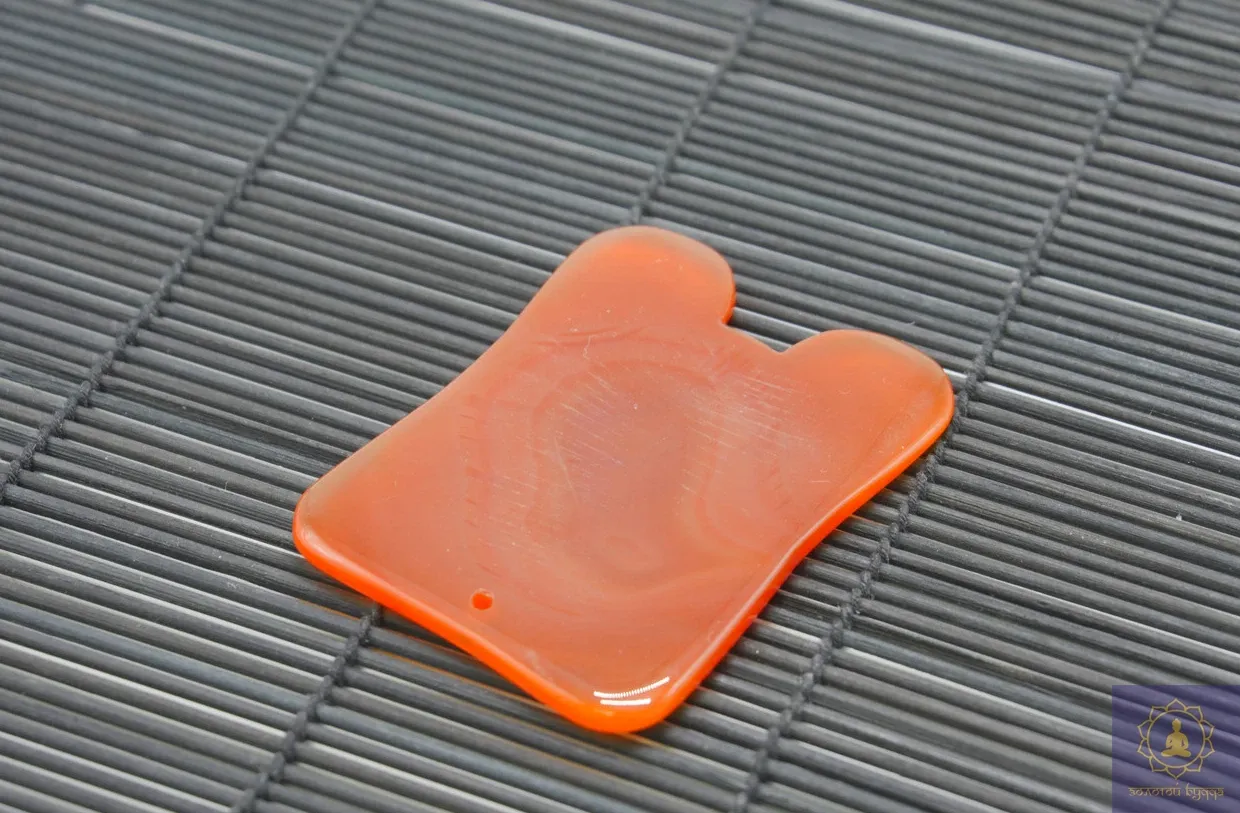 Гуаша скребок сердолік-агат майка