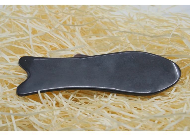 Скребок Гуаша  кость-рог буйвола рыбка черная