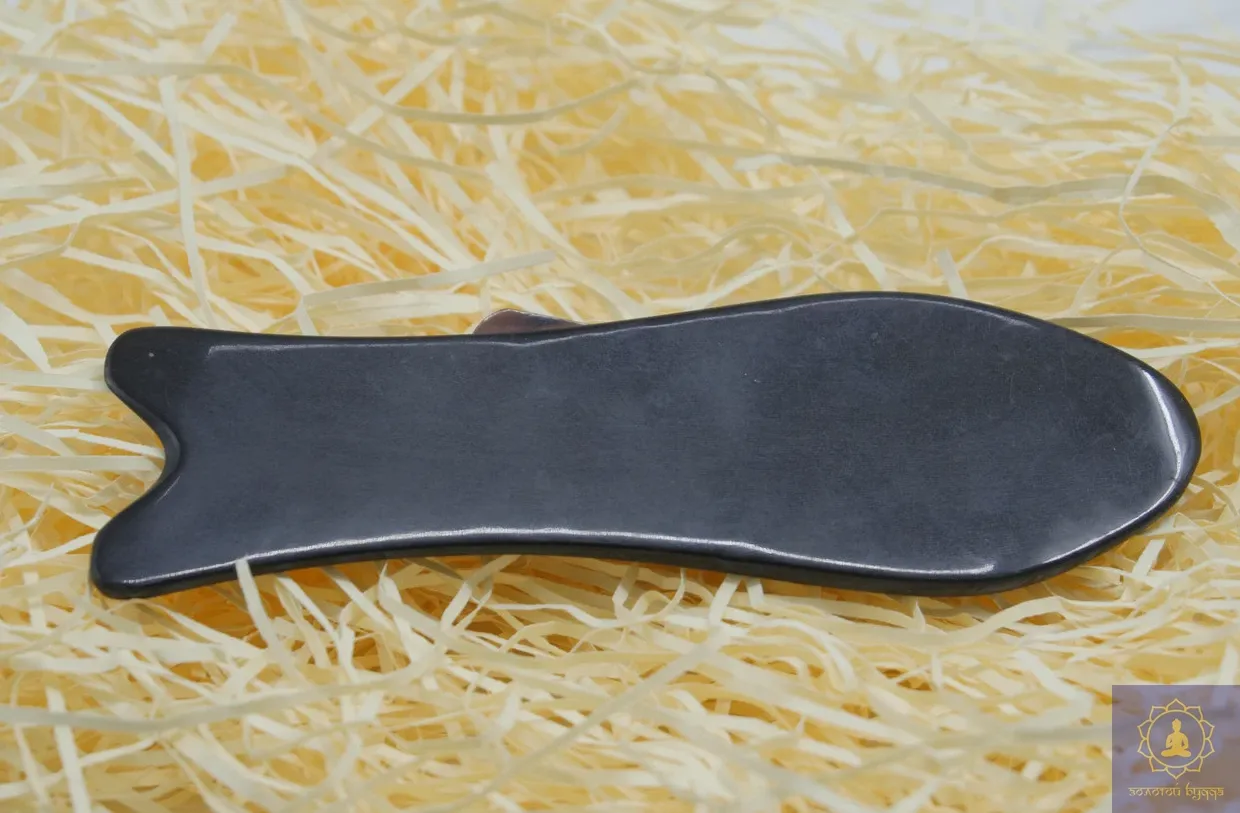 Скребок Гуаша кістка-ріг буйвола рибка чорна