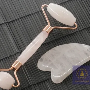 Массажный набор Гуа-ша, ролик и скребок из розового кварца.