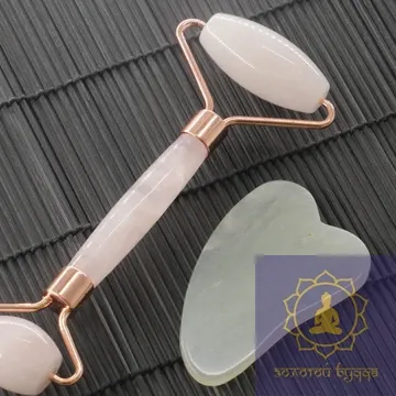 Масажний набір Гуа-ша, роллер та скребок з нефриту.