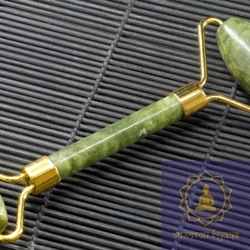 Ролик масажний, нефрит жад із силіконовими вставками.