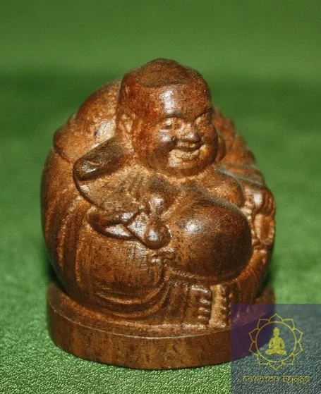 Хотэй. Дерево - Рудракша.