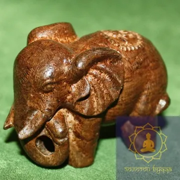 Слон. Різь для дерева.