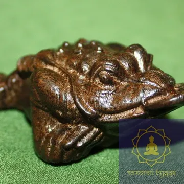 Жаба трехлапая.Резьба по дереву - Рудракша.