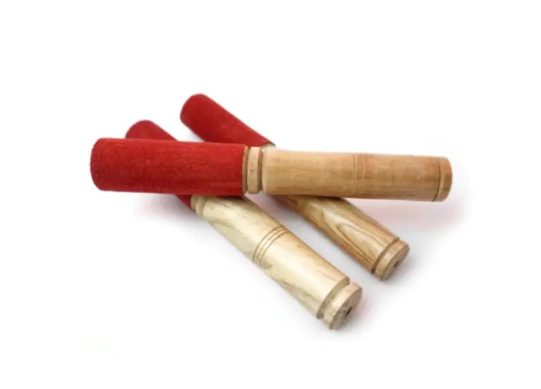 Резонатор для поющей чаши в коже (красное дерево) 18,5 * 2,5 см.