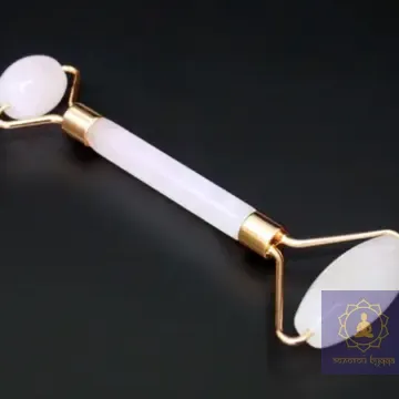 Ролик массажный из розового кварца.