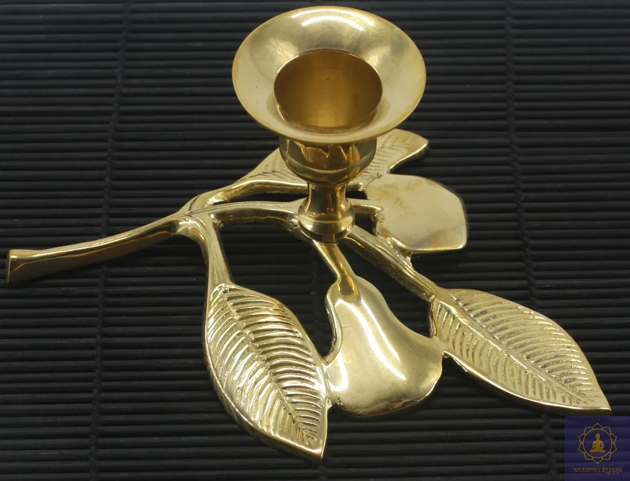 Подсвечник лепесток