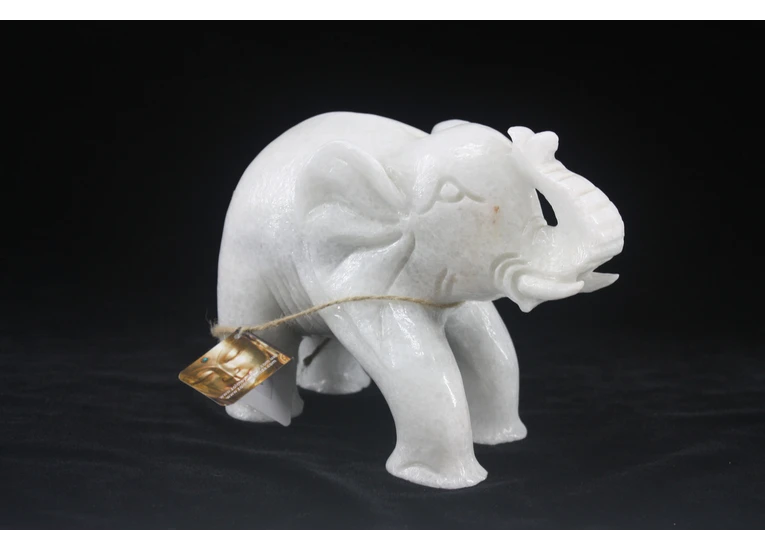 Слон с хоботом кверху - цельный (мрамор)