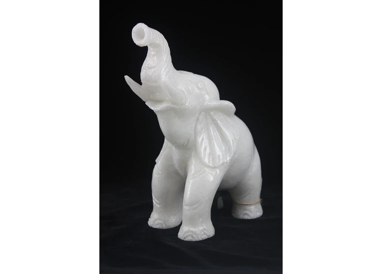 Слон с поднятой головой (мрамор)
