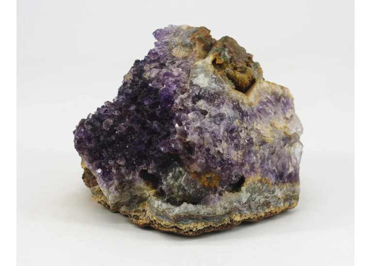 Аметист на матриці