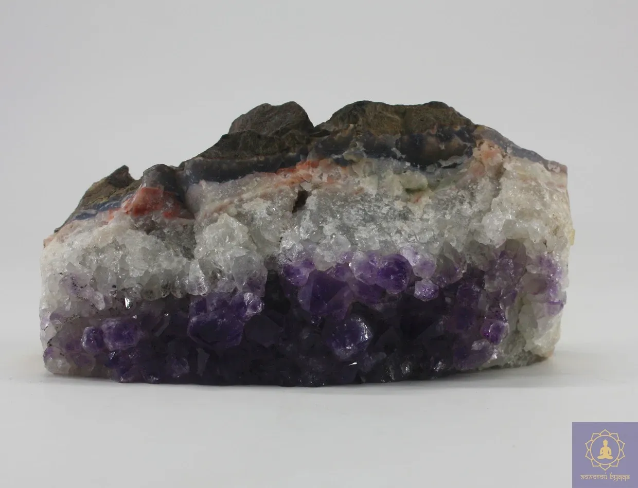 Аметист на матриці