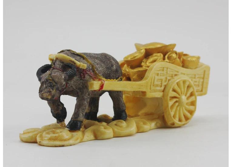 Буйвол с золотом - символ достатка (смола)