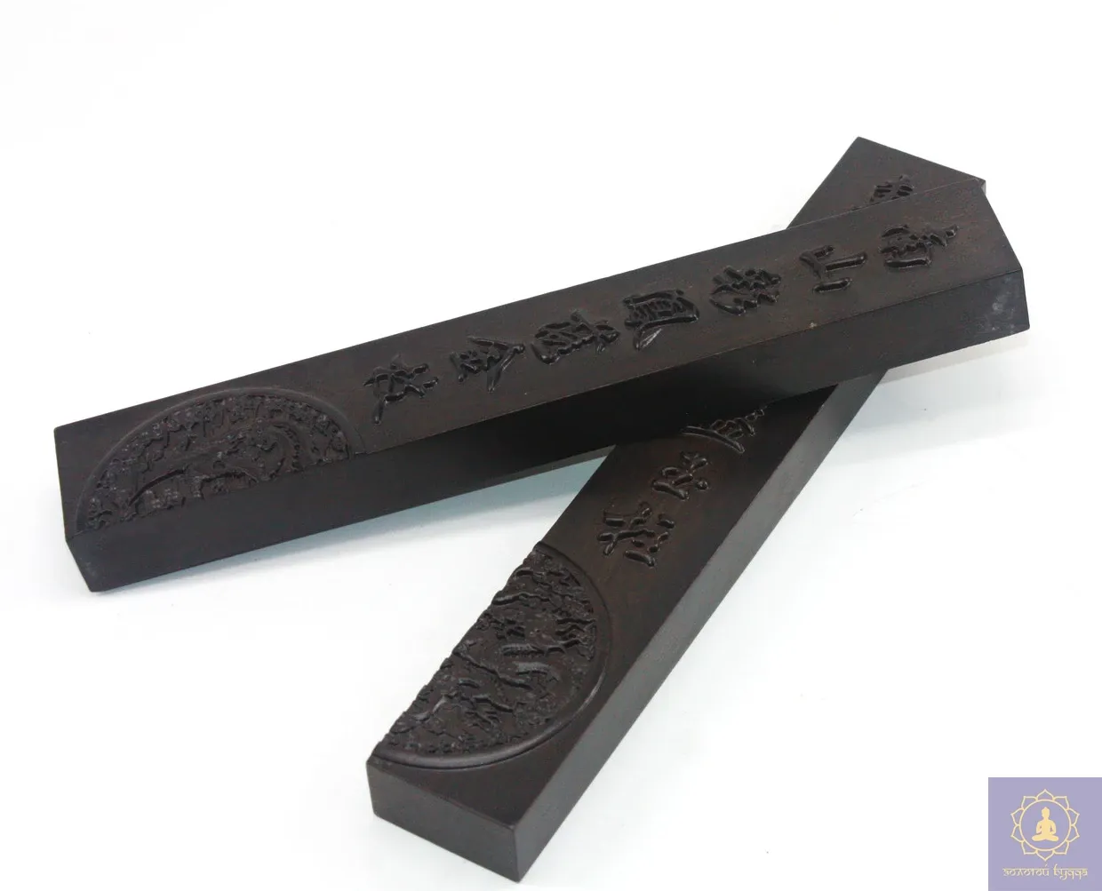 Тримачі каліграфічного паперу