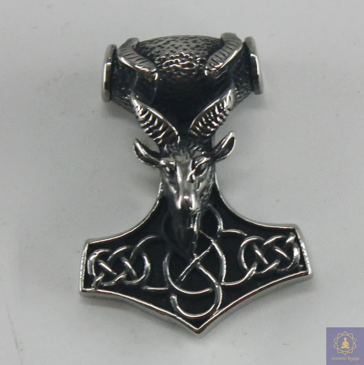 Молот Тора з козлом