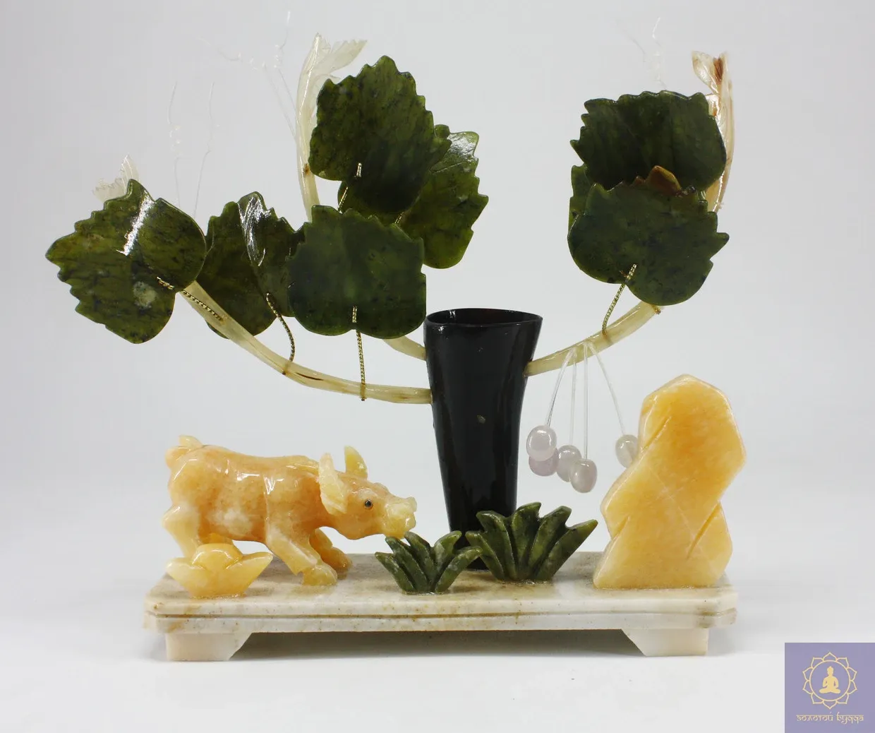 Композиция бык и дерево (кальцит и жад)