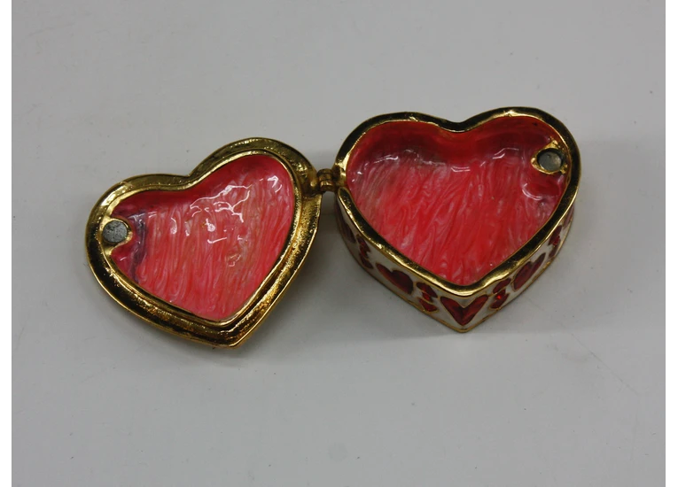 Шкатулка сердце (метал и сусальное золото)