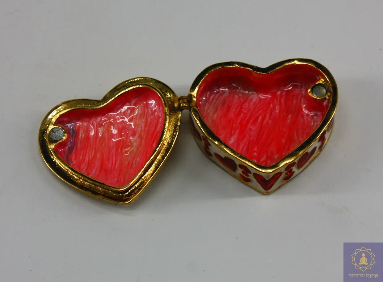 Шкатулка сердце (метал и сусальное золото)