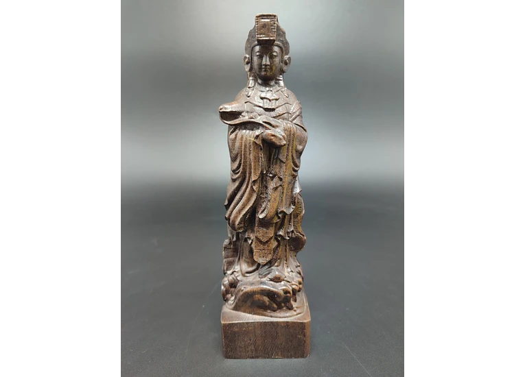 Мацзу - покровительница моряков. Рудракша - дерево.