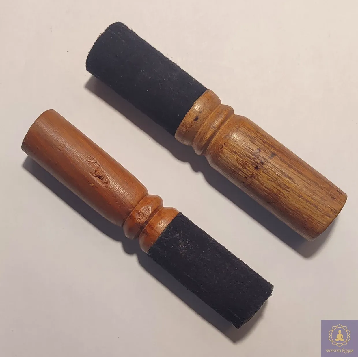 Резонатор для пахучої чаші в шкірі (червоне дерево) 18,5 * 2,5 см.